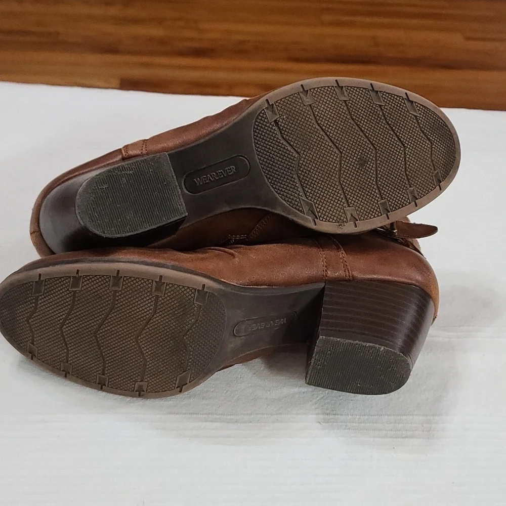 Wear Ever Womens Ankle Booties Brown Faux Lether Heeled Zips Buckles Sz 8.5 EUC‎